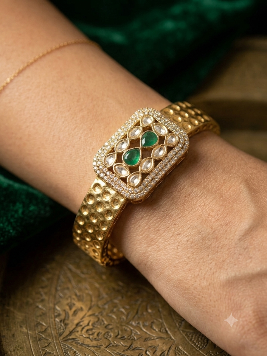 Ornate Emerald & Kundan Hammered Gold Bracelet