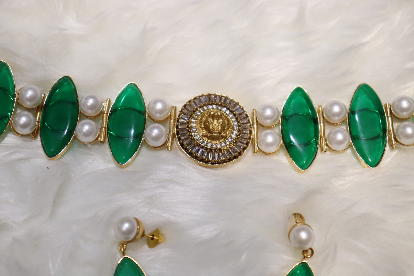The Kiara Pearl & Ribbed Emerald Marquise Choker Set