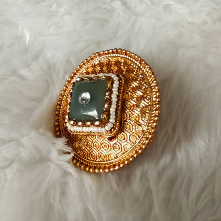 The Royal Heritage Shield Ring